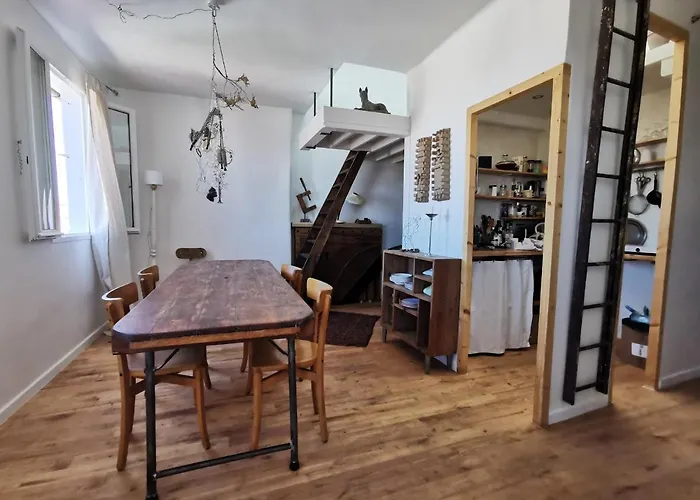 Le 5E Ciel : Un Nid Au Dessus De Marseille
